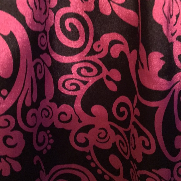 Guess Dress Small Silky Black and Mauve print - Picture 4 of 4